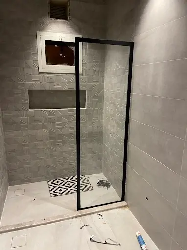 مرايا المغاسل